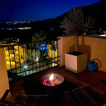 Huge Rooftop Solarium With View - 3 Apartamento *