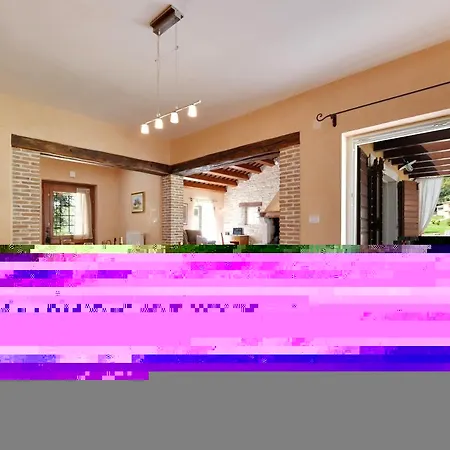 Huge Rooftop Solarium With View - 3 Apartment *