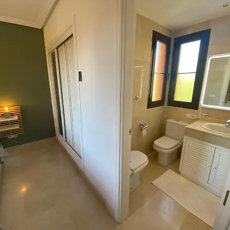 Huge Rooftop Solarium With View - 3 Apartment Benahavis